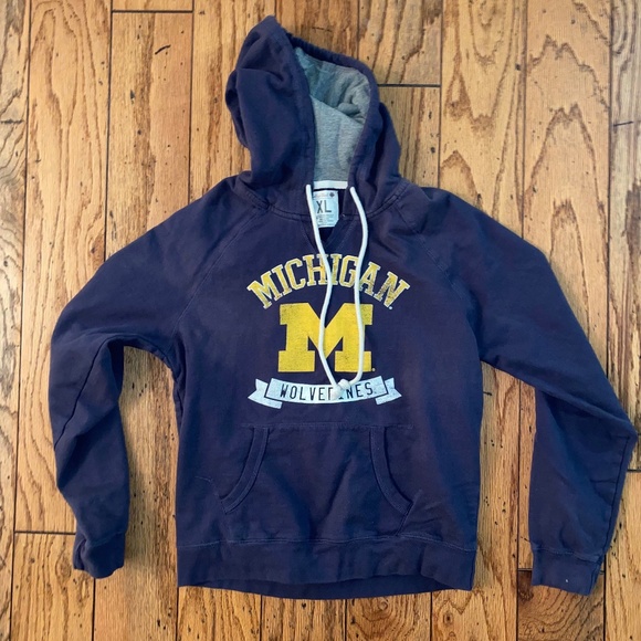 College Vault - Vintage XL Kids 'Michigan Wolverines' Hoodie - Picture 2 of 2